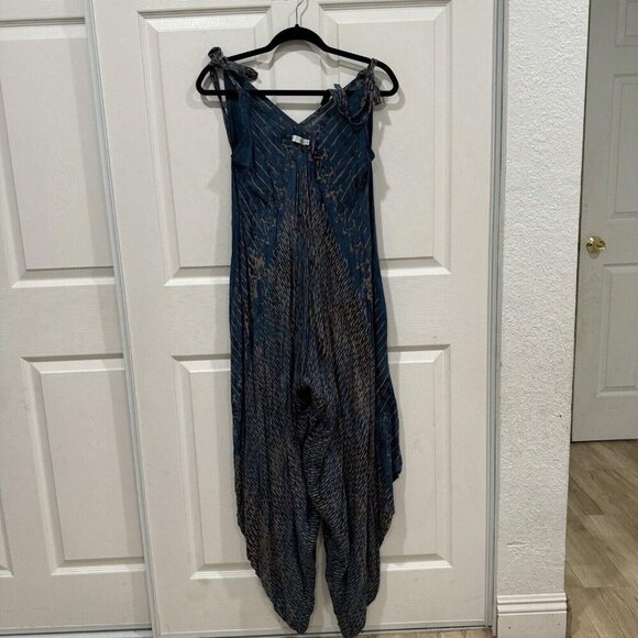 Stylish Blue Jumpsuit - Picture 2 of 10